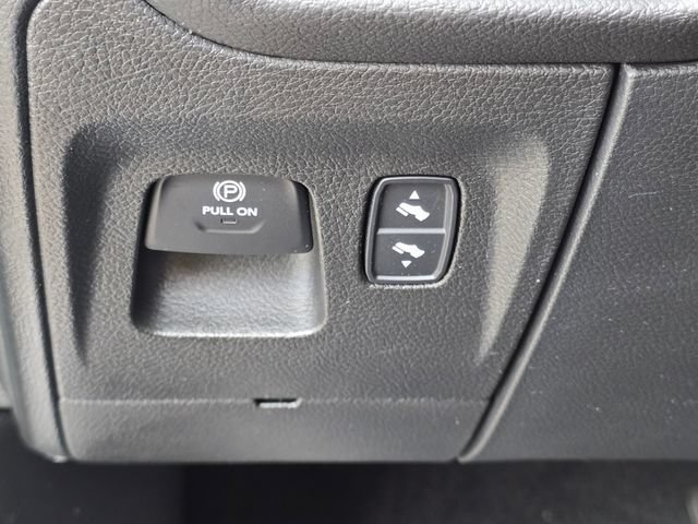 Used 2023 Diamond Black Crystal Pearlcoat Ram Laramie image 24