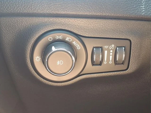 Used 2017 Gray Jeep Trailhawk image 23
