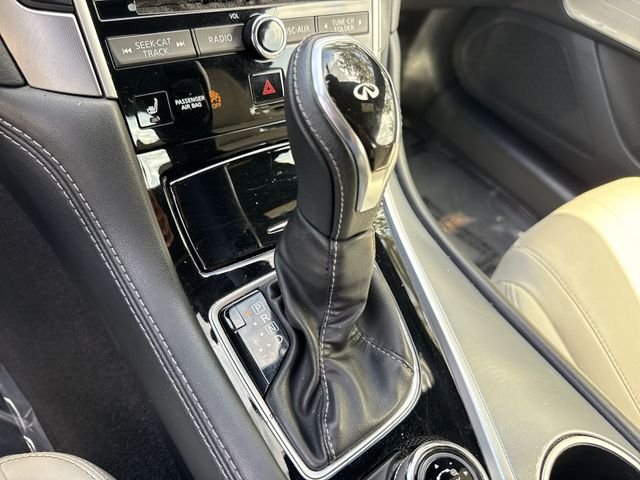 Used 2018 White INFINITI 3.0t LUXE image 19