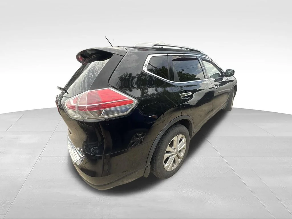 Used 2014 Black Nissan SV image 4
