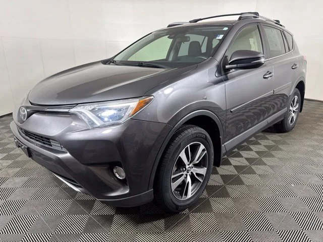 Used 2017 Gray Toyota XLE image 8