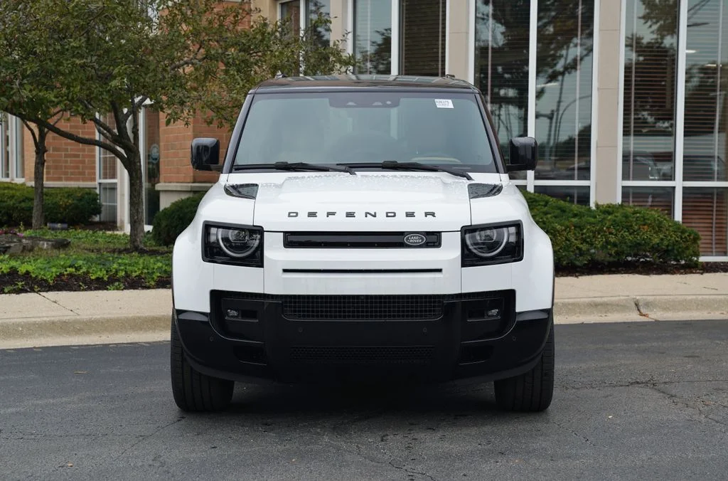New 2026 Fuji White Land Rover X-Dynamic SE image 4