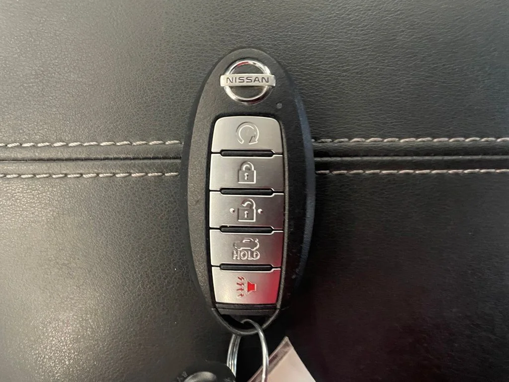 Used 2020 Red Nissan SV image 18