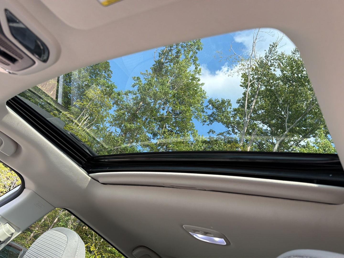 New 2025 Crystal White Pearl Subaru Premium image 3