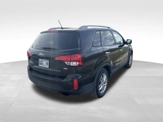 Used 2015 Black Kia LX image 3