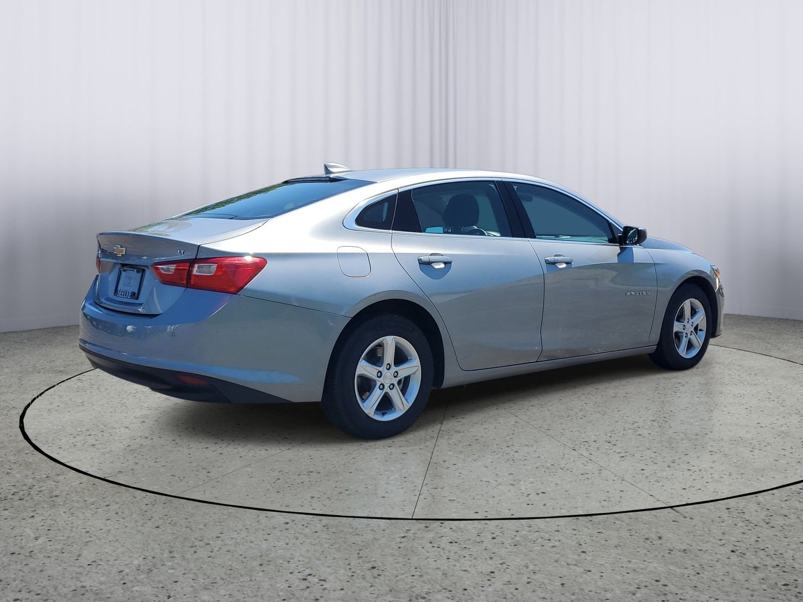 Used 2024 Gray Chevrolet LT image 4