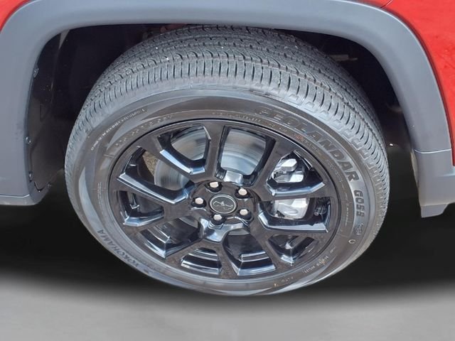 New 2026 Red Hot Pearlcoat Jeep Latitude image 9