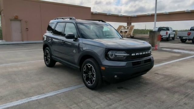New 2026 Carbonized Gray Metallic Ford Outer Banks® image 61