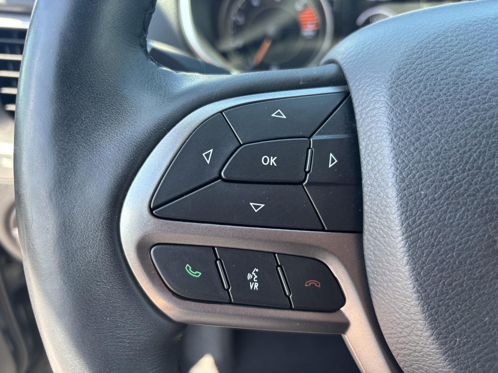 Used 2019 Diamond Black Crystal Pearlcoa Jeep Latitude Plus image 17