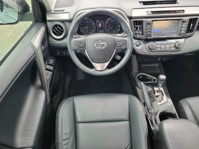 2017 Toyota RAV4 Limited - Photo 7