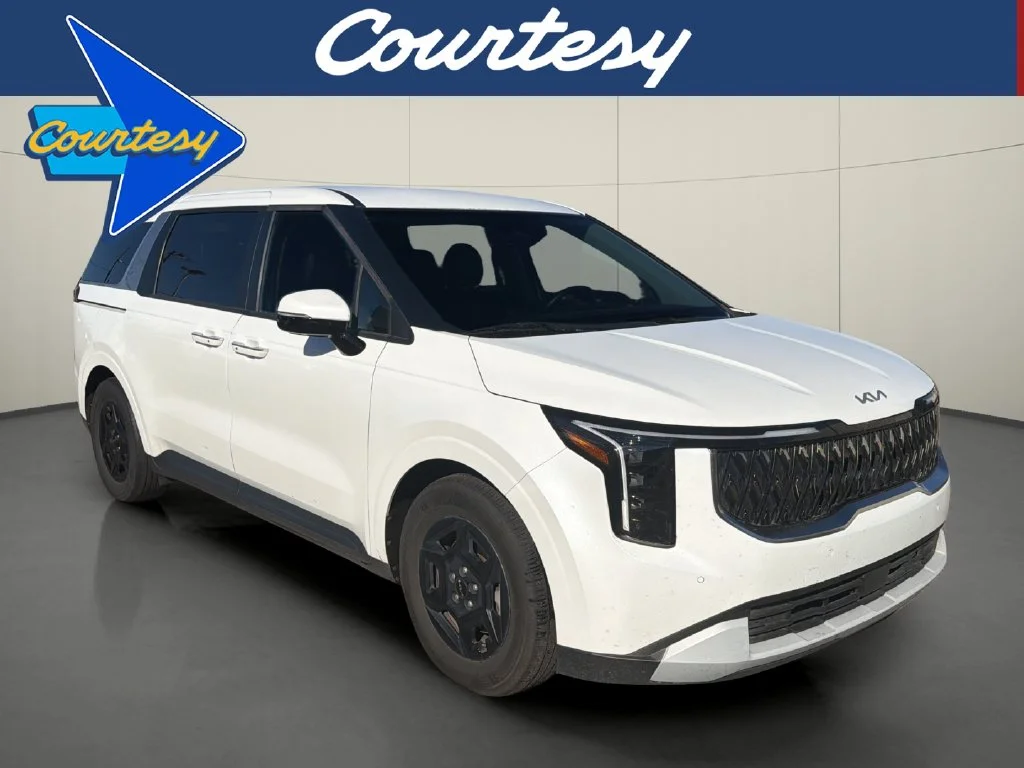 Used 2025 White Kia LXS image 1