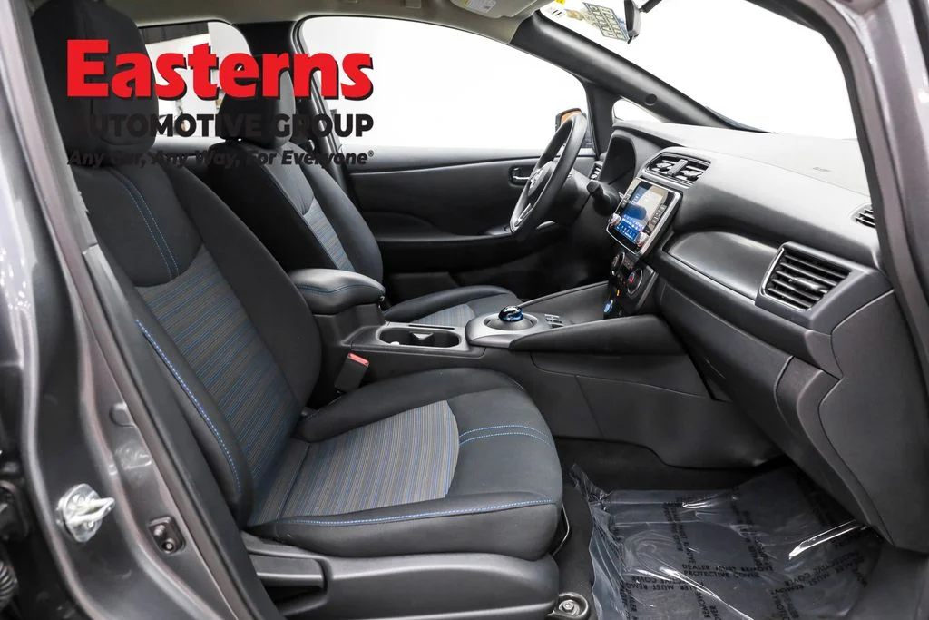 Used 2024 Gray Nissan S image 23