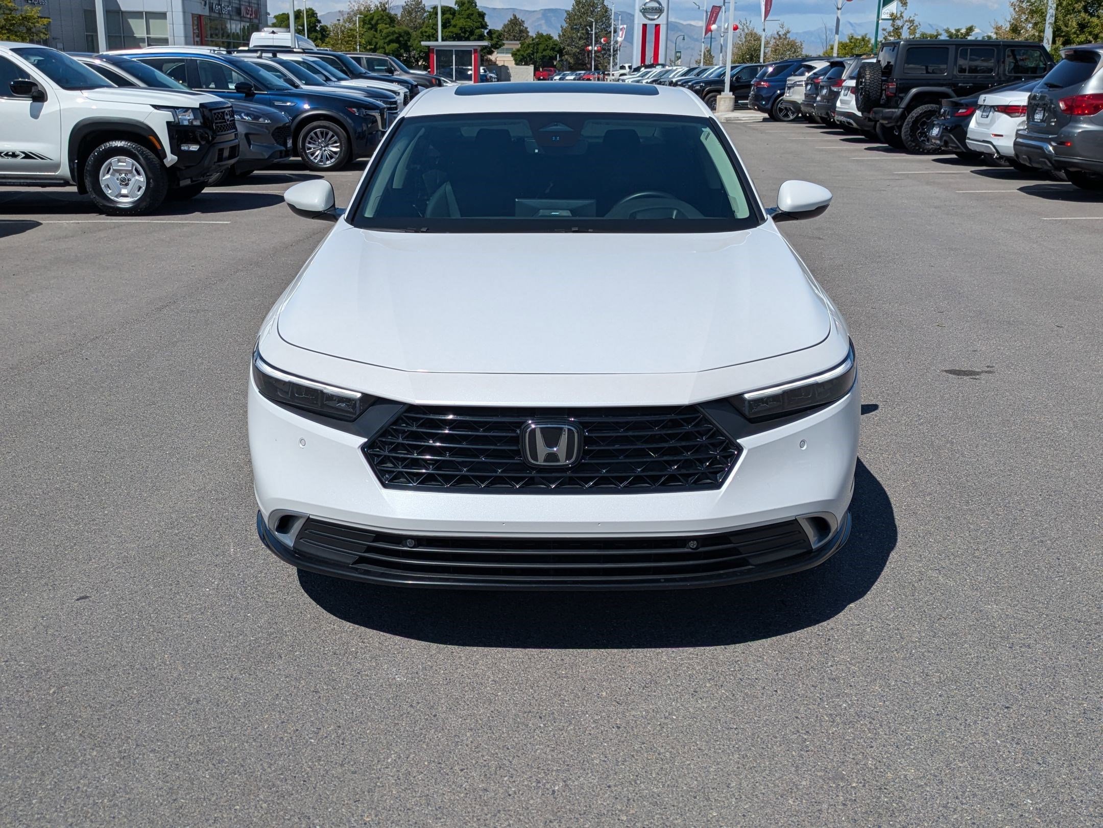 Used 2023 White Honda Touring image 9