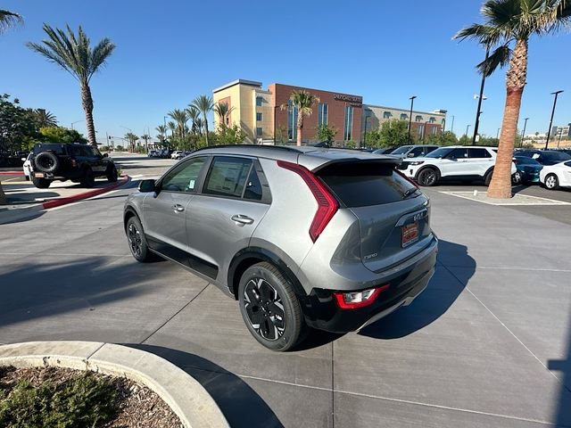 New 2026 Steel Gray Kia WIND image 5