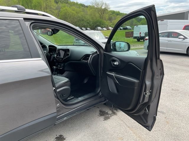 Used 2020 Gray Jeep Limited image 38