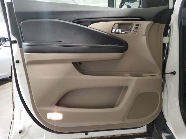 Used 2019 White Honda Touring image 14