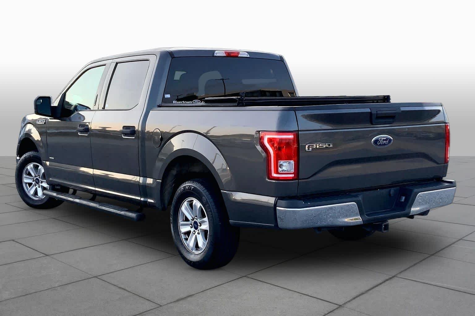 Used 2016 Magnetic Metallic Ford XLT image 11