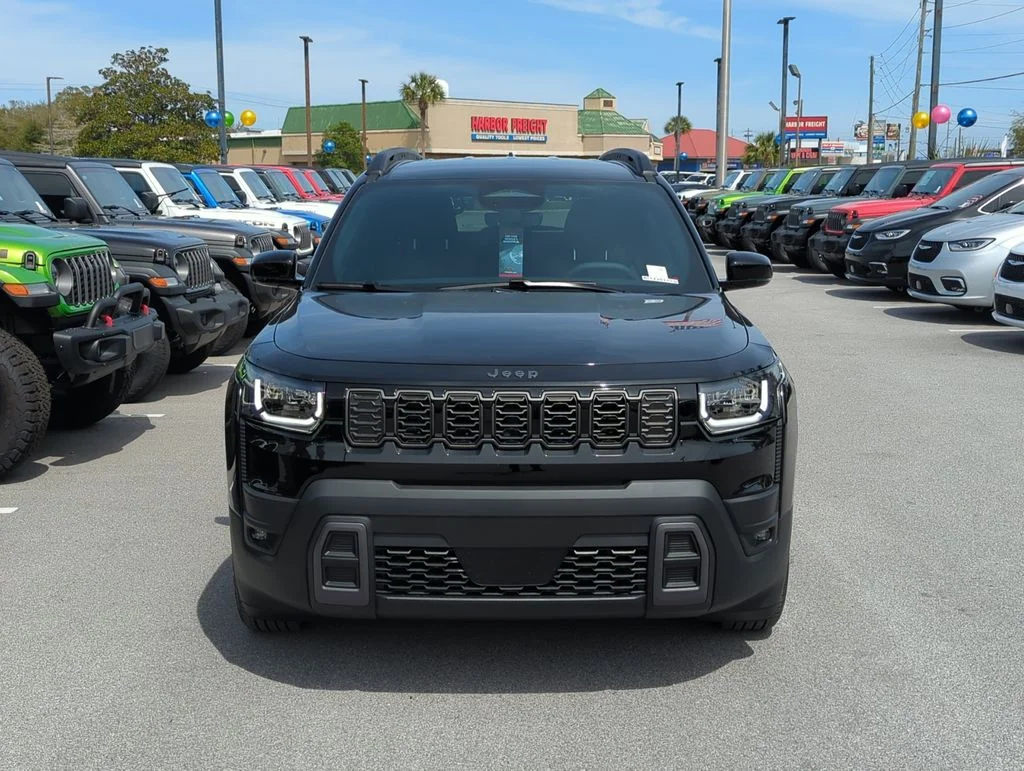 New 2026 Diamond Black Crystal Pearlcoat Jeep Limited image 10