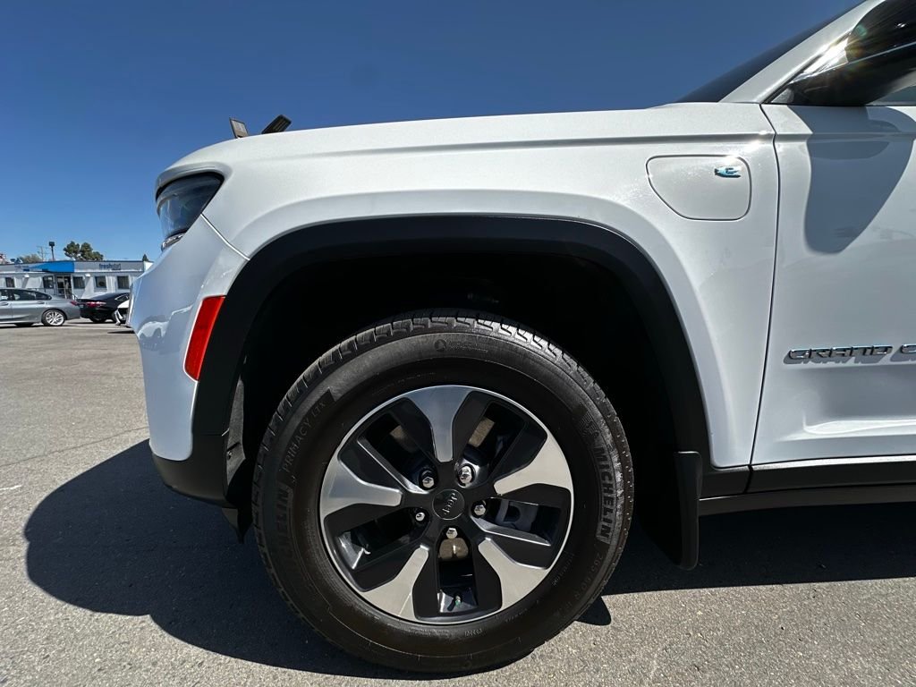 Used 2022 White Jeep 4xe image 6