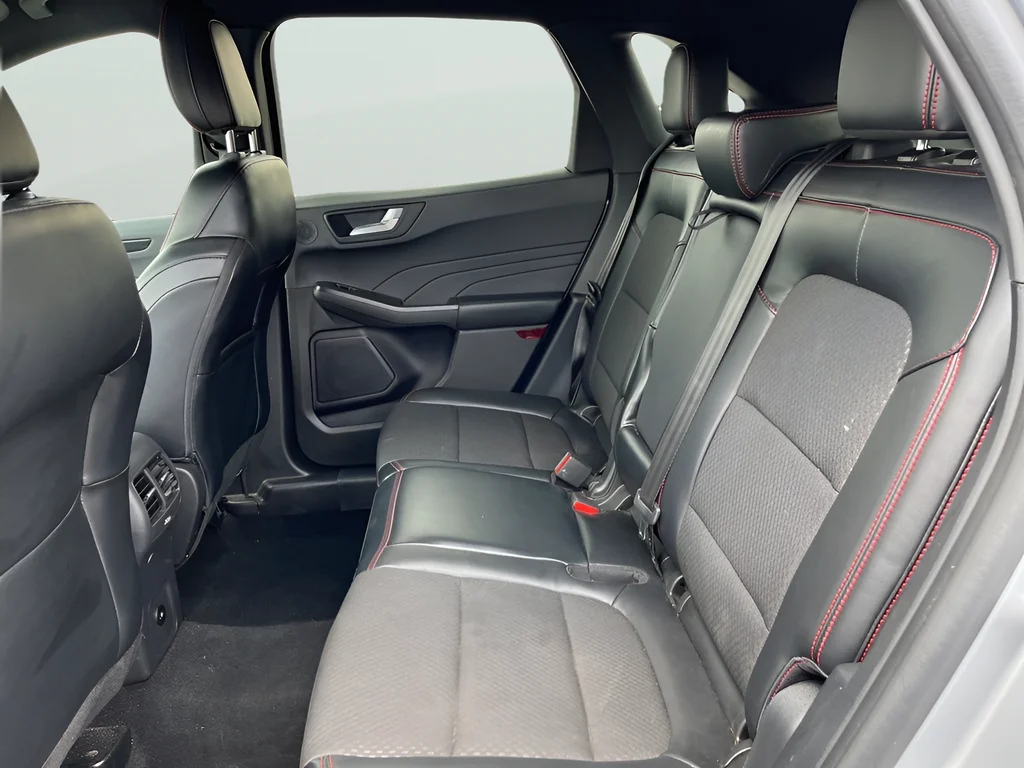 2024 Ford Escape ST-Line Select - Photo 16