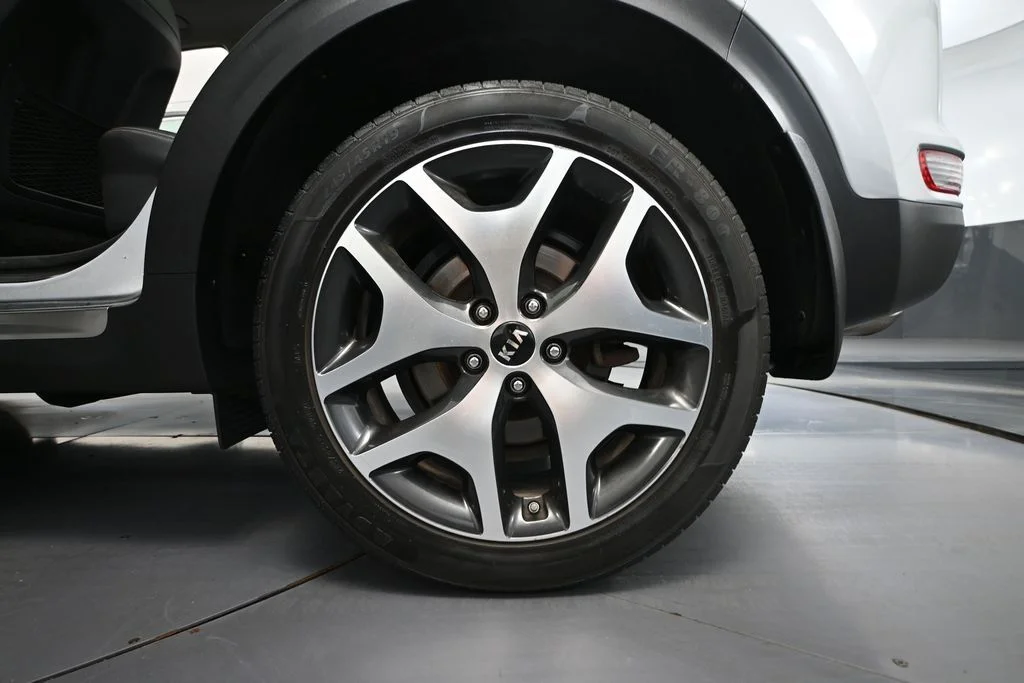 Used 2019 Silver Kia SX image 13