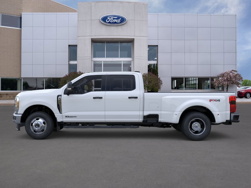 New 2026 Oxford White Ford XLT image 3
