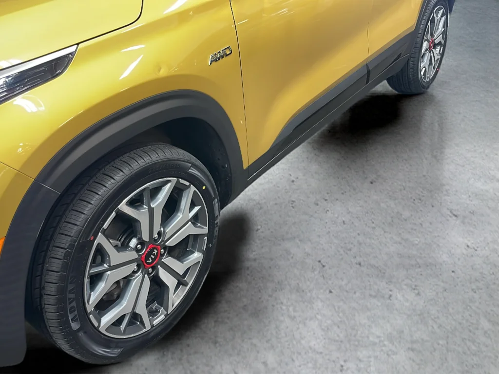 Used 2021 Yellow Kia SX image 43
