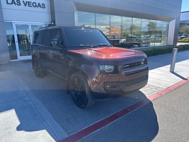 Used 2023  Land Rover X-Dynamic SE image 3