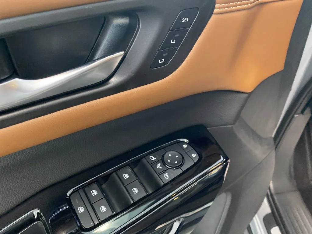 New 2026 Gray Nissan Platinum image 12