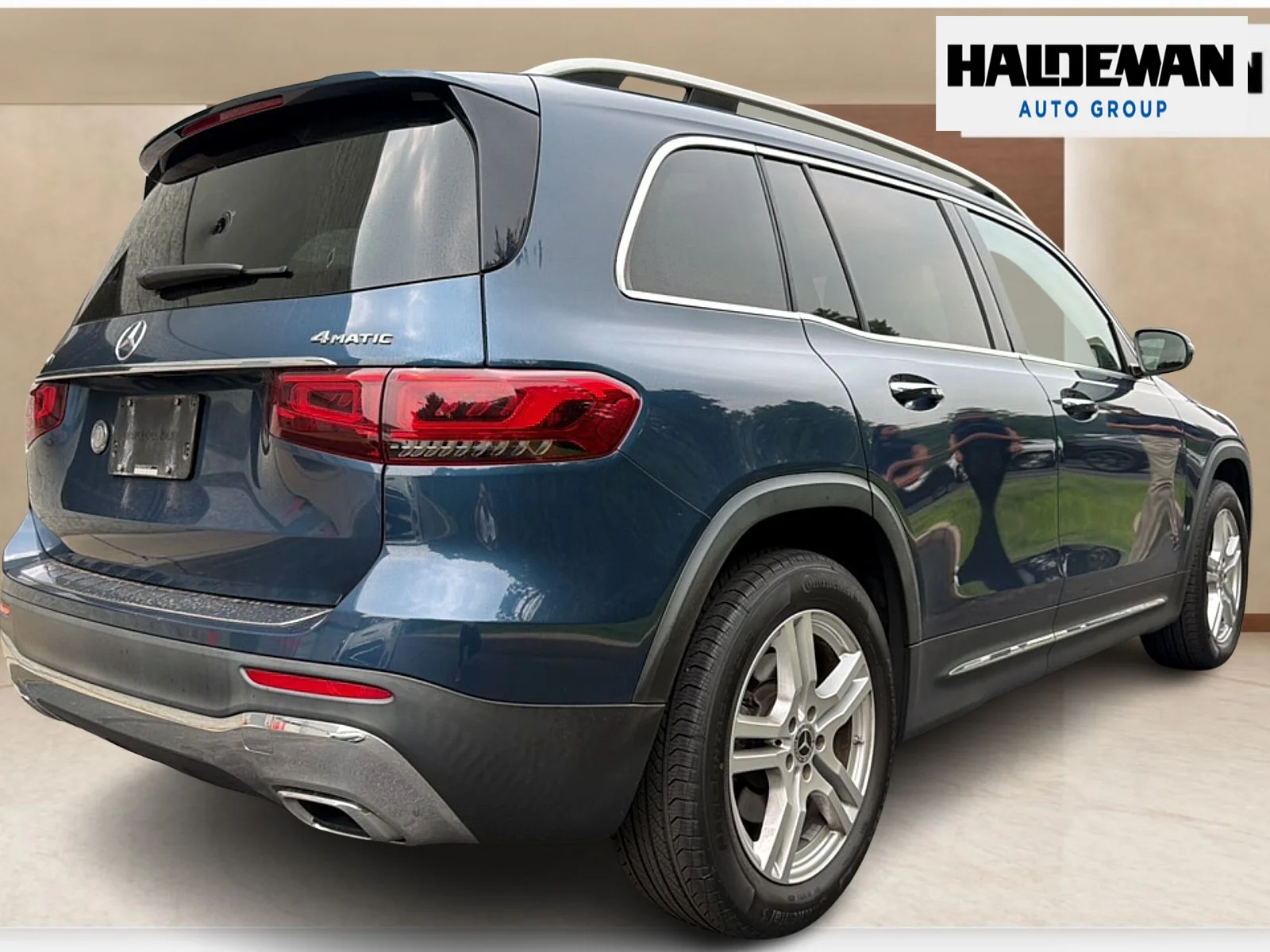Used 2021 Blue Mercedes-Benz 4MATIC® image 4