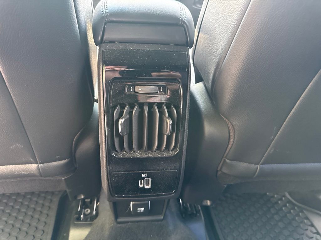 Used 2023 Black Jeep Latitude image 19