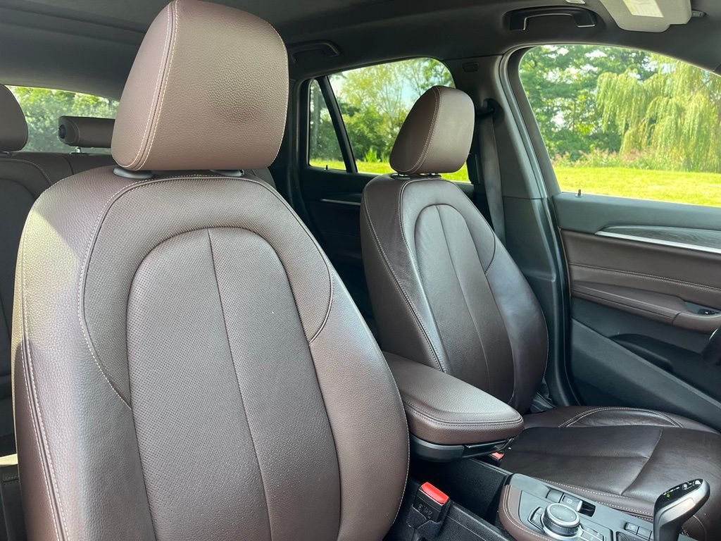 Used 2020 Beige BMW xDrive28i image 28