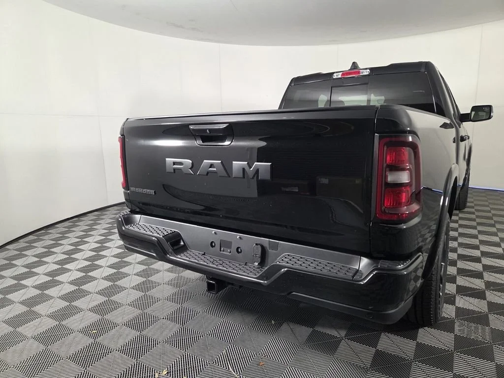 New 2026 Diamond Black Crystal Pearl-Coat Exterior Paint RAM Big Horn image 6
