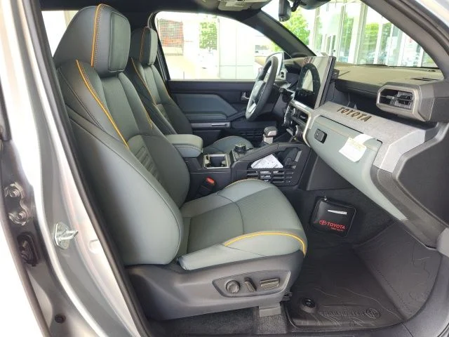 New 2026 Celestial Silver Metallic Toyota Trailhunter image 32