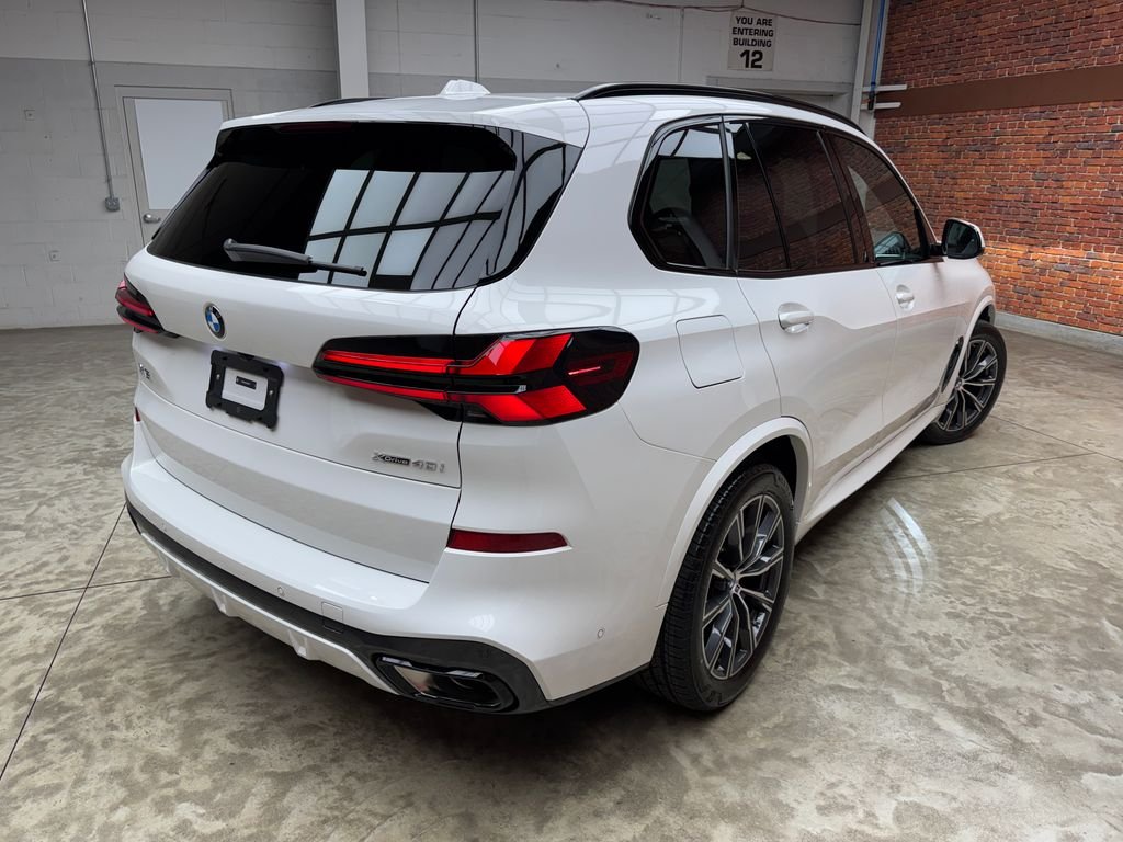New 2026 White BMW xDrive40i image 5