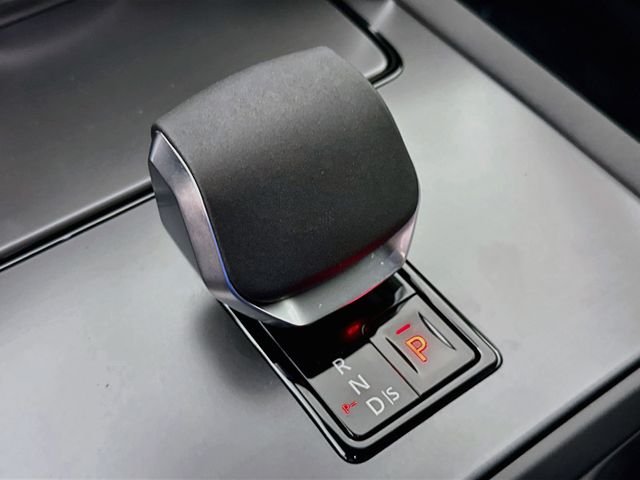 New 2026 Varesine Blue Land Rover Landmark image 18