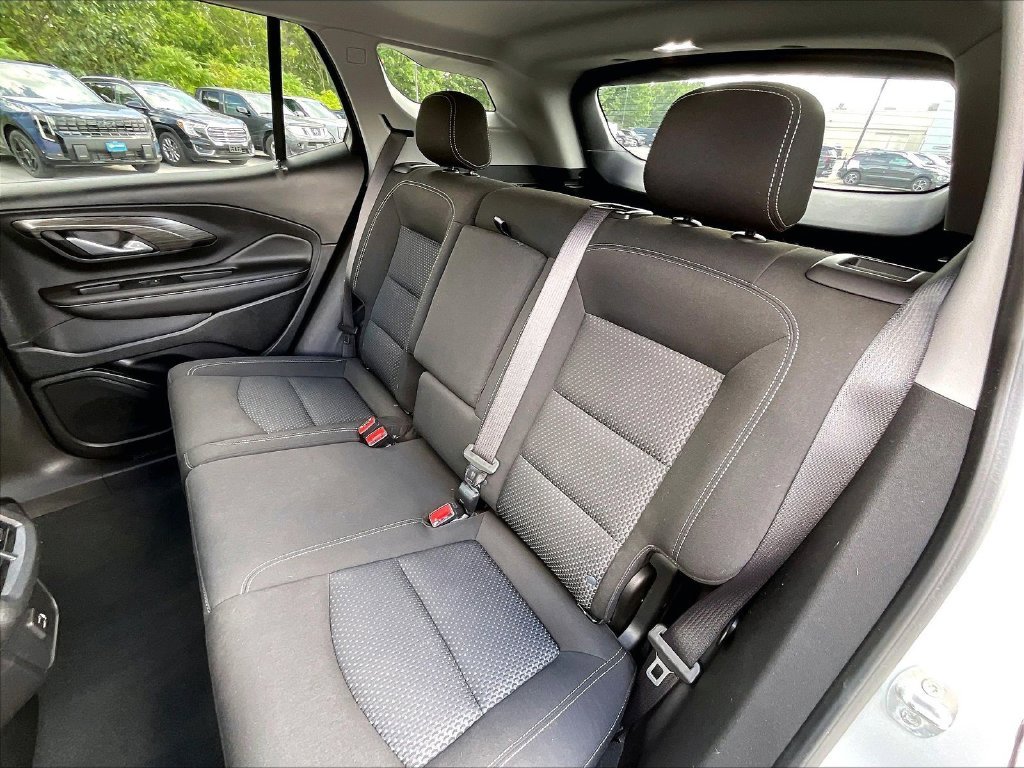 Used 2022 Silver GMC SLE image 14