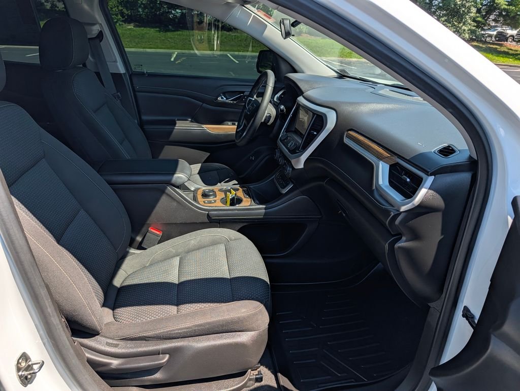 Used 2022 White GMC SLE image 13