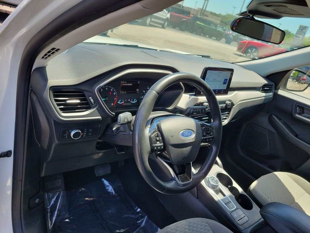 Certified Used 2022 White Ford SE image 15