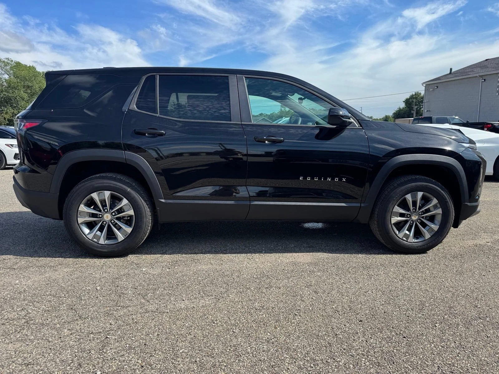 2027 Chevrolet Equinox LT - Photo 7