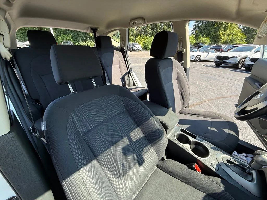 Used 2014 White Nissan S image 26