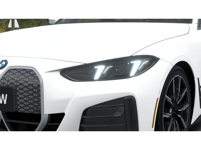 New 2026 Alpine White BMW xDrive40 image 6