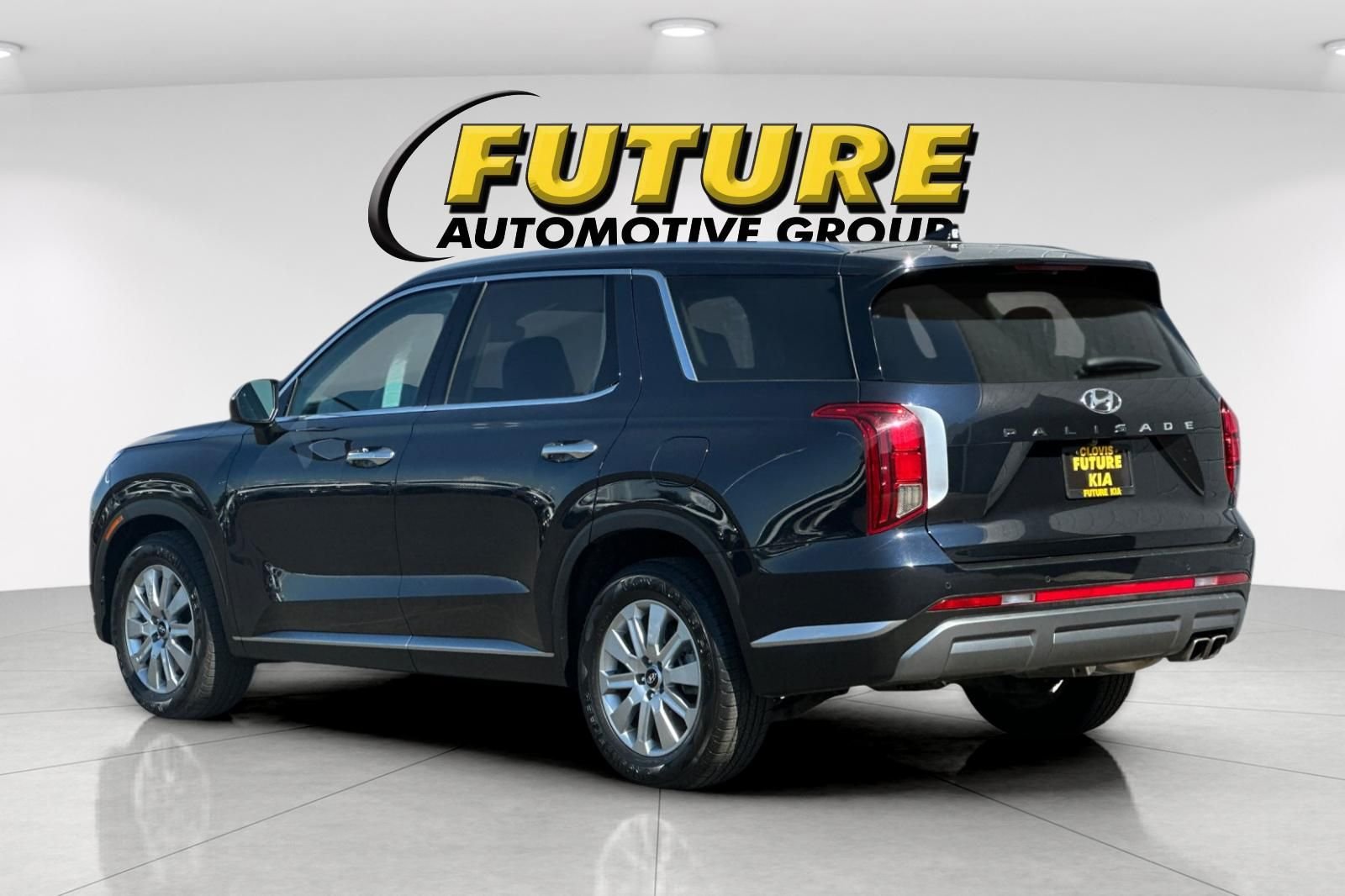 Used 2025 White Hyundai SEL image 6