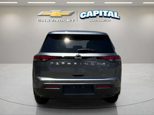 Used 2023 Gray Nissan S image 4