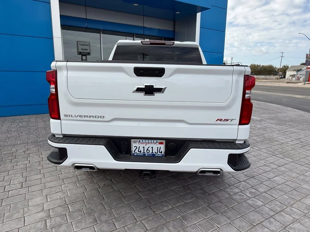 Used 2026 Summit White Chevrolet RST image 9