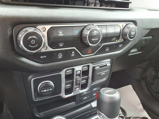 Used 2025 Black Jeep Nighthawk image 24