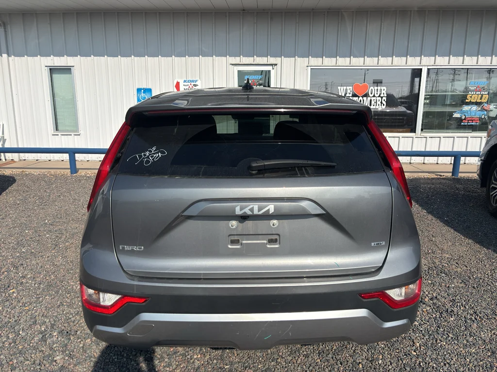 Used 2025 Steel Gray Kia LX image 6