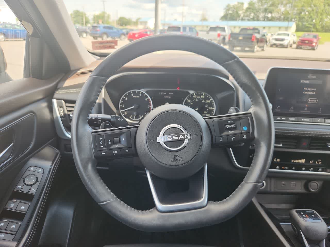 Used 2023  Nissan SV image 18