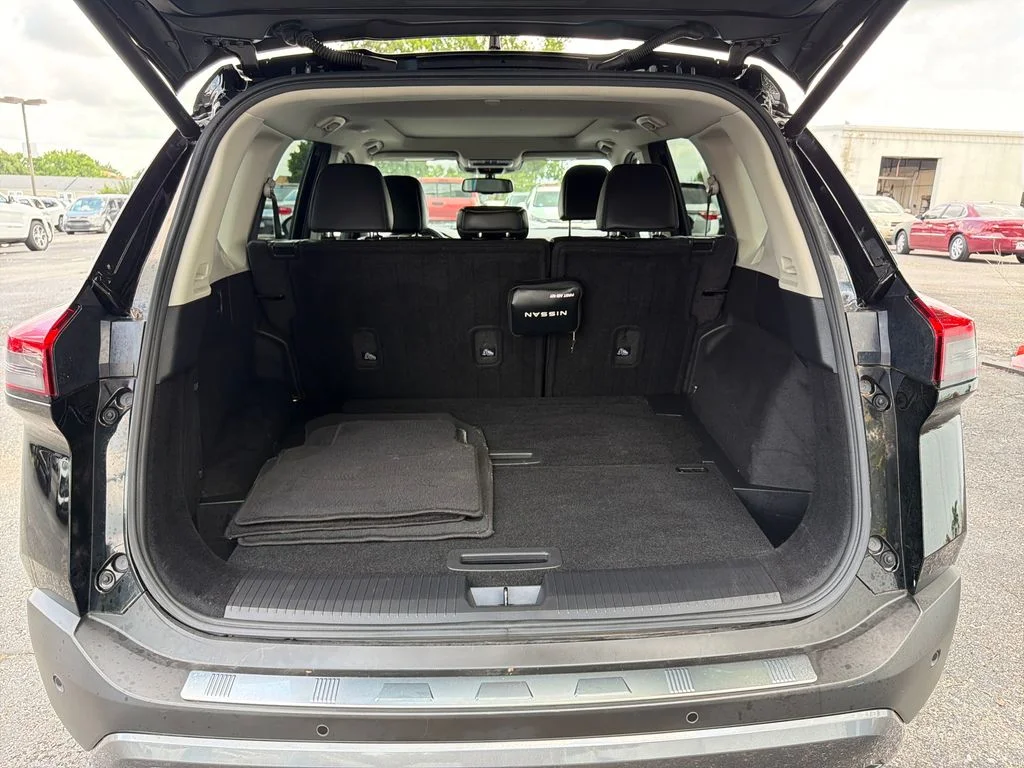 Used 2023 Black Nissan SL image 43