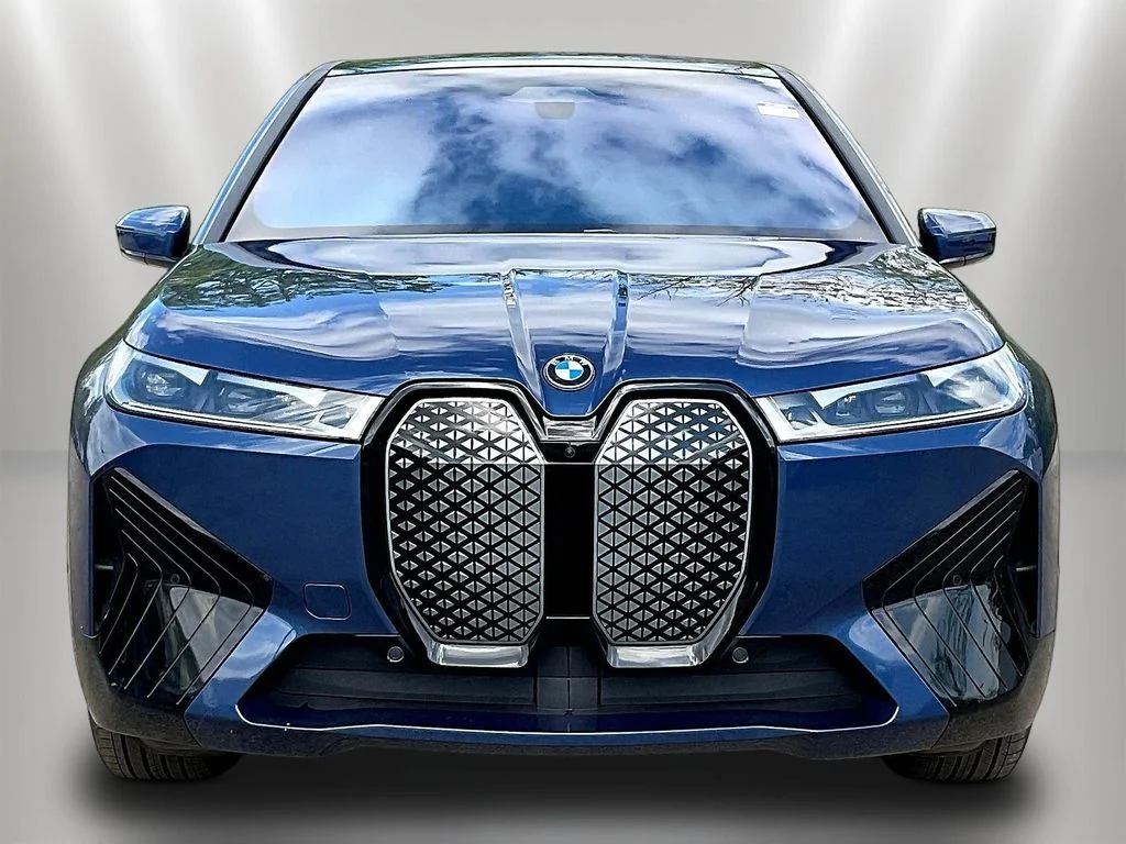 Used 2023 BMW iX Base with VIN WB523CF00PCM96771 for sale in Naperville, IL